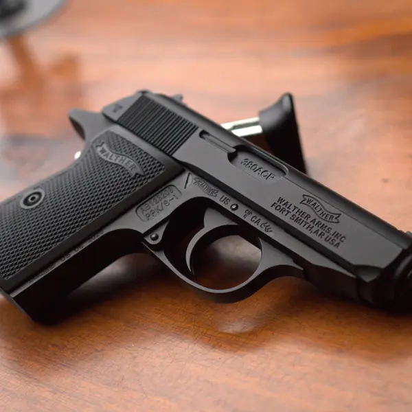 INDEN 14 HARI - Walther PPK Full Metal Replica Spring Gun